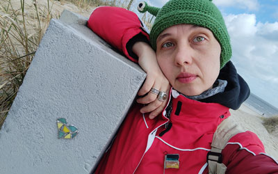 woman sea glass artist from Ukraine